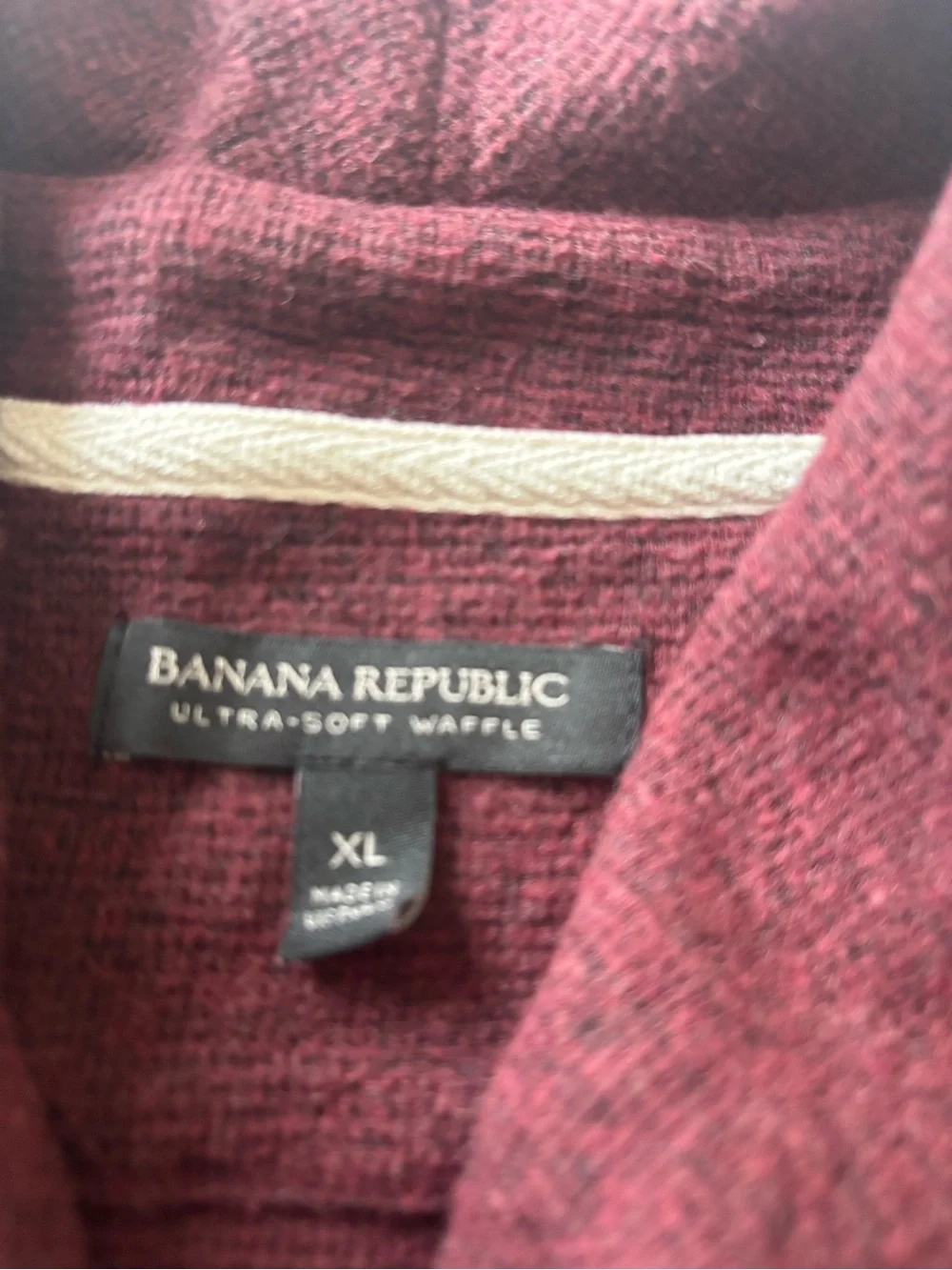 Banana Republic Men's V-Neck Shawl Sweater in Burgundy